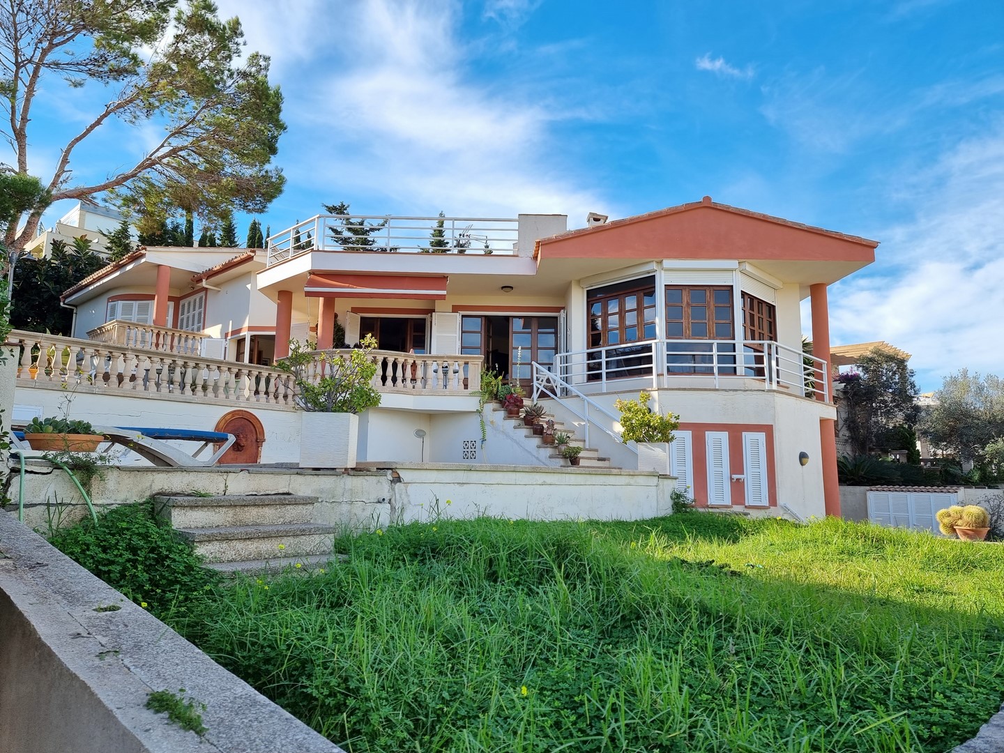 CALA MANDIA: Strandnahe Meerblick-Villa mit viel Privatsphäre, gehobener Ausstattung und guter Anbindung