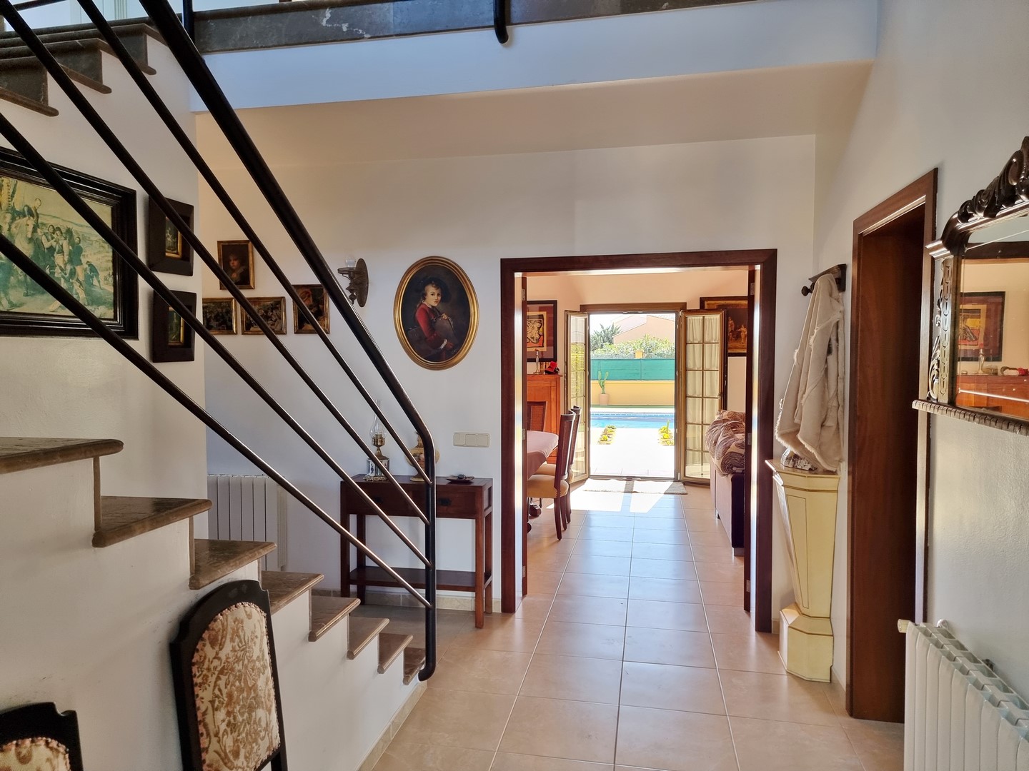 SA COMA: Moderne Villa mit offizieller Vermietungslizenz und gehobener Ausstattung in ruhiger Wohnlage